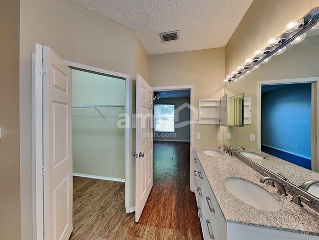 503 Greg St, Valrico, FL 33594 - photo 6