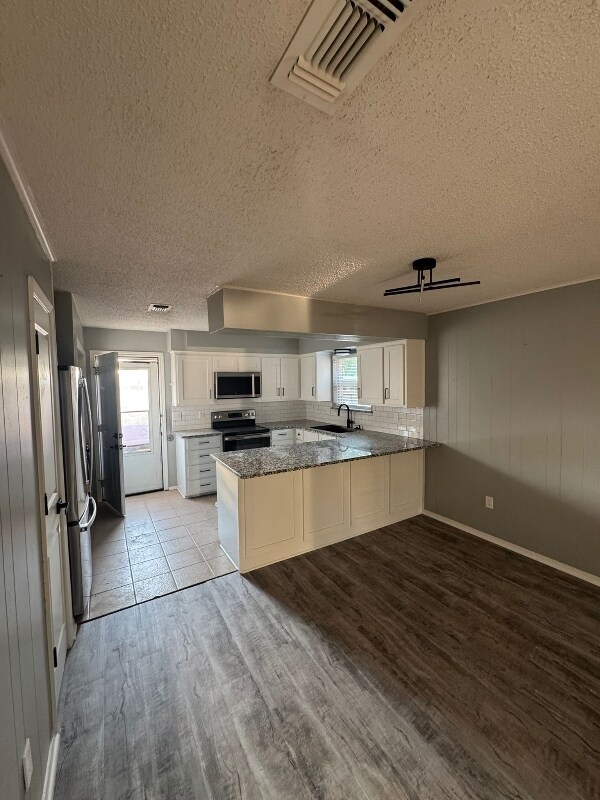 2304 Westchester Dr unit B, Pantego, TX 76015 - photo 1