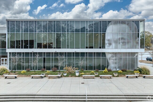 King Middle School is a public middle school in Fulton county.