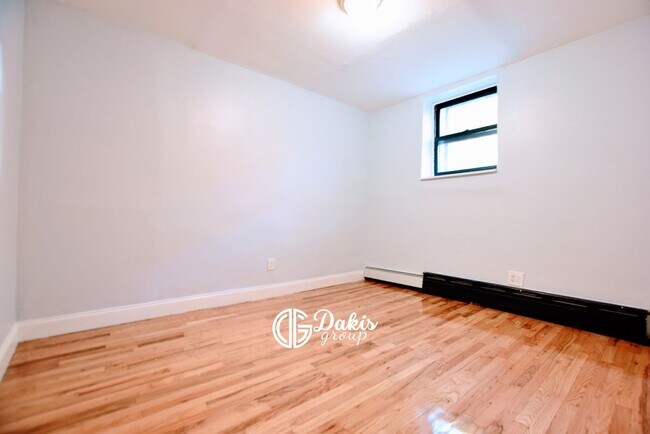 25-33-33 23rd St, Queens, NY 11102 - photo 6
