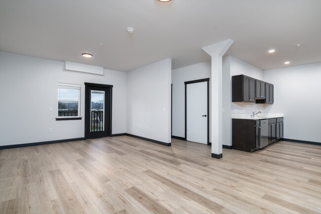 The Trailhead, Sedro Woolley, WA 98284 - photo 2