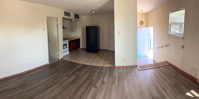 4209 Broadway Ave unit 4209 Broadway Ave., Haltom City, TX 76117 - photo 4