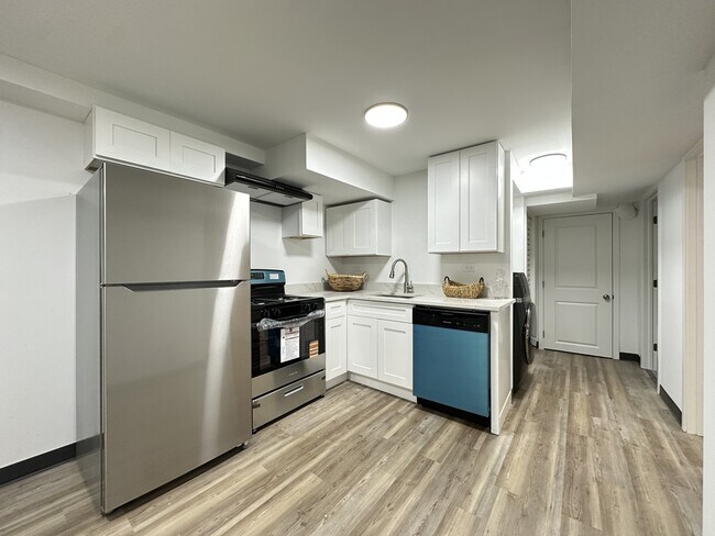 1634 N Whipple St unit 2, Chicago, IL 60647 - photo 2