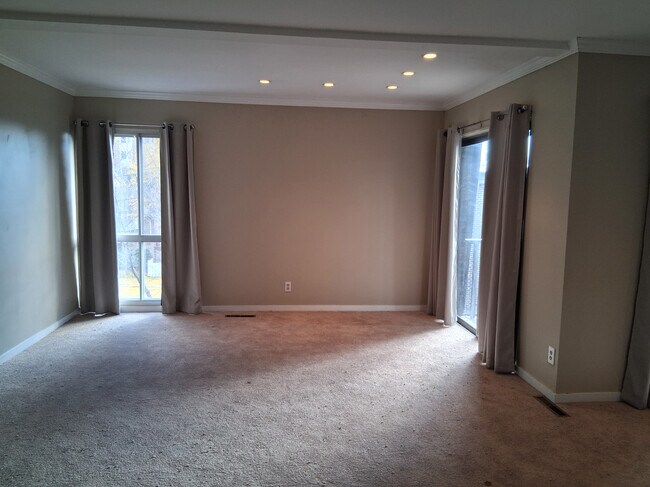 5 Stonehenge Cir unit 9, Pikesville, MD 21208 - photo 6