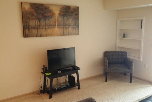 305 Nautilus Dr unit ID1059800P, Madison, WI 53705 - photo 2