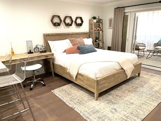 77 15th St Unit 1B, Hermosa Beach, CA 90254