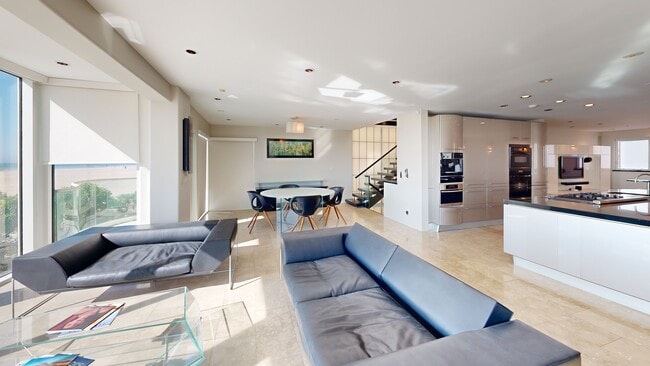 4015 Ocean Dr, Oxnard, CA 93035 - photo 2