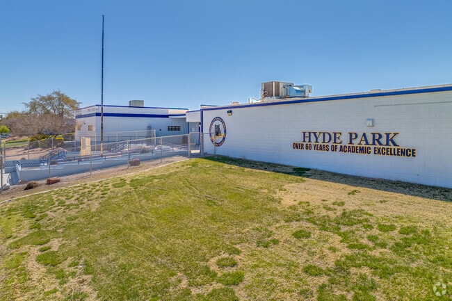Hyde Park Middle School is a great option for teenage students in Rancho Oakey.