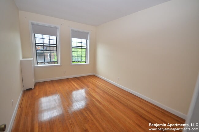 1111 Commonwealth Ave unit A, Boston, MA 02215 - photo 4