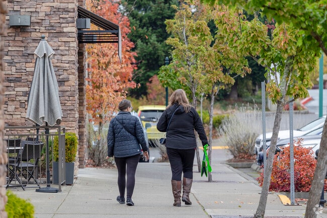 Locals walking the retail/restaurant area of Gig Harbor.