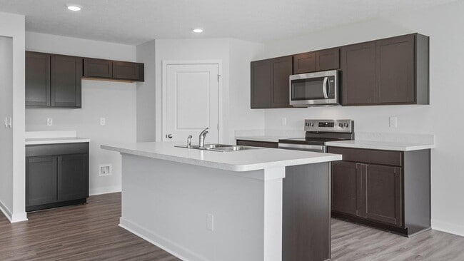 5742 Orchard Lakes Trail Dr, Canal Winchester, OH 43110 - photo 5