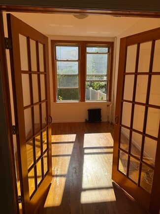 664 Woodward Ave Unit 664 Woodward av apt 1R, Ridgewood, NY 11385