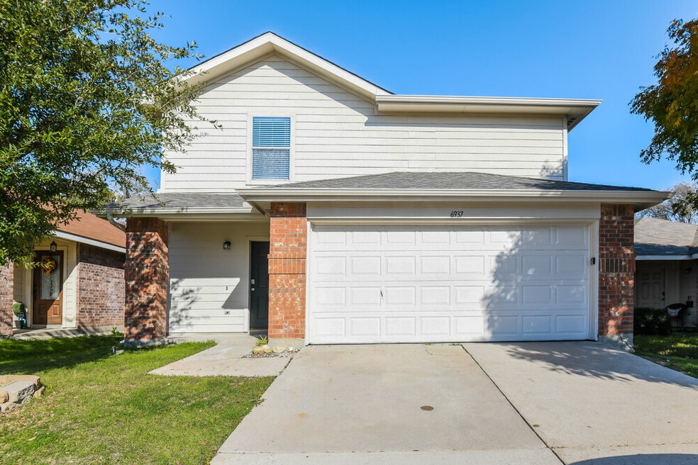 6937 Brookglen Ln, Fort Worth, TX 76179 - photo 1