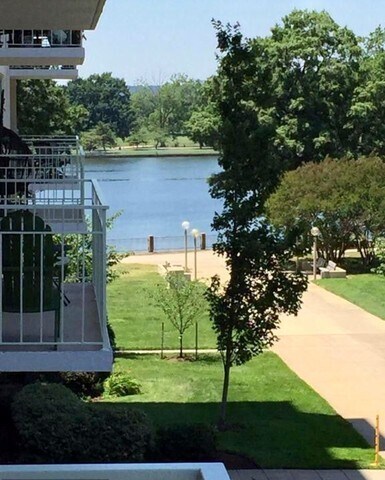 Riverside unit A102, Washington, DC 20024 - photo 2