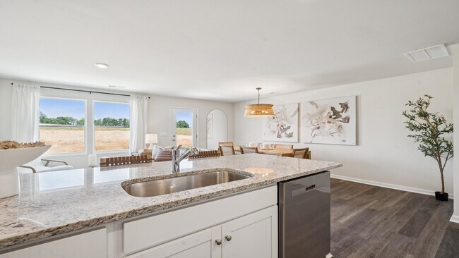 244 Camden Dr, Waynesboro, VA 22980 - photo 5