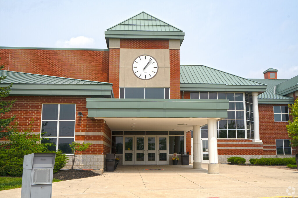 Northville High School, Rankings & Reviews - Homes.com