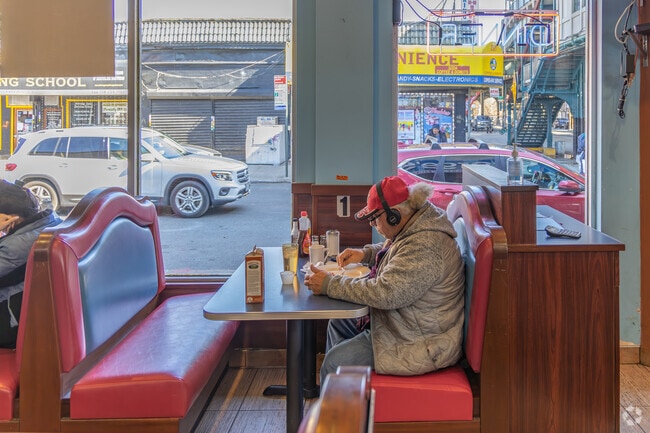 Find your breakfast favorites at Georger's Diner on Westchester Road.