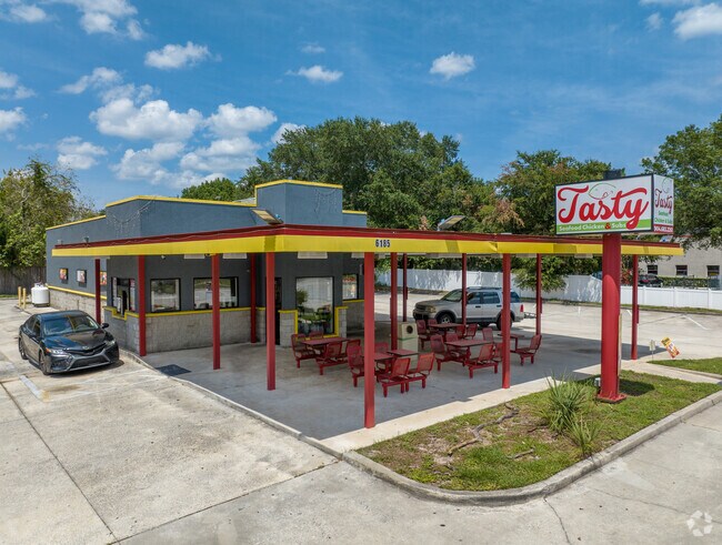 University Park's residents have lots of variety at Tasty Seafood Chicken & Subs.