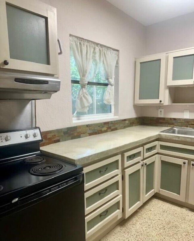 664 8th St, Daytona Beach, FL 32117 - photo 3