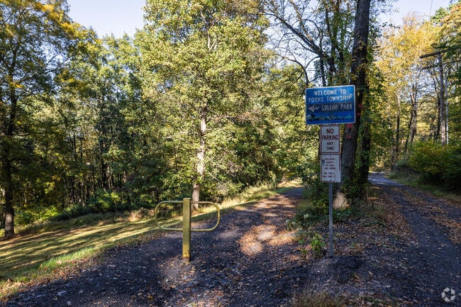 Gollub Park features nature trails overlooking the Delaware River.