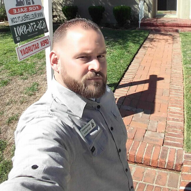 Agent Photo