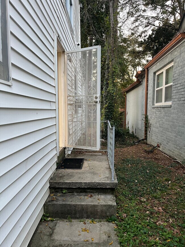 761 Kennolia Dr SW unit 1, Atlanta, GA 30310 - photo 5