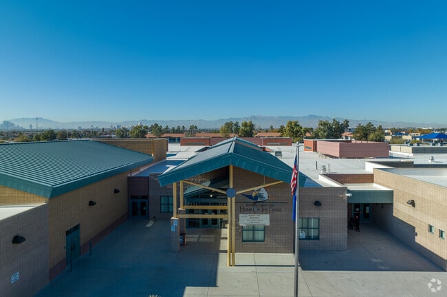 The student population of Diaz Ruben P Elementary School is 668.
