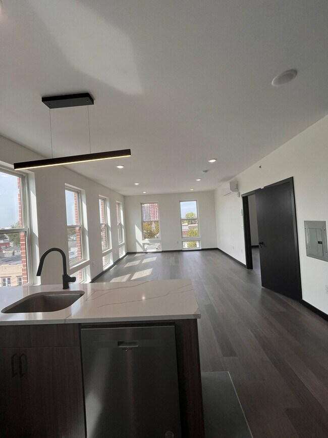 130 Mallory Ave unit 401, Jersey City, NJ 07304 - photo 6