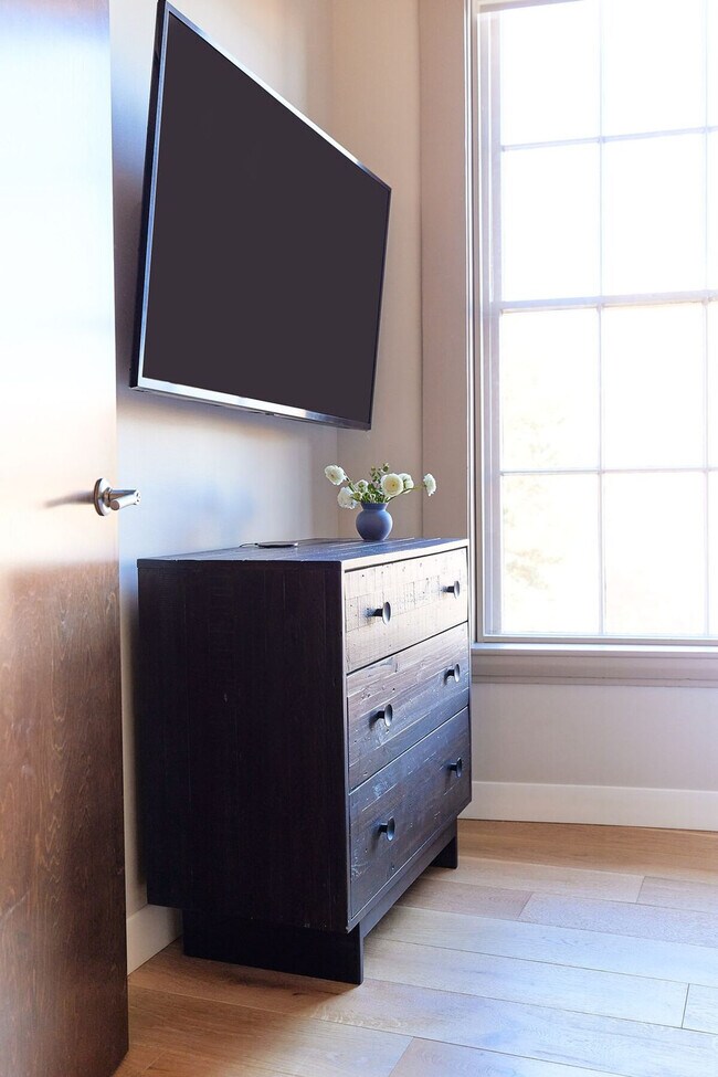 83 Middle St unit ID1366935P, Portland, ME 04101 - photo 3