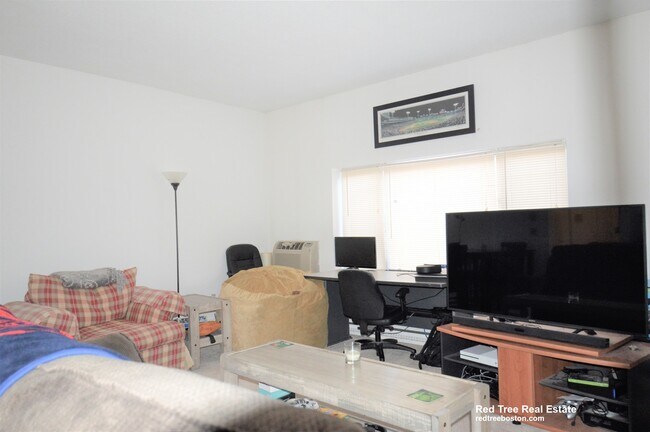 35 Belmont St unit 3, Somerville, MA 02143 - photo 5