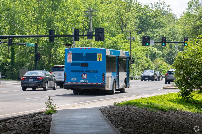 Take the MetroBus down Clayton Road to explore and commute throughout Ladue.