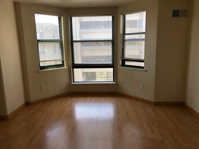 Pacific Renaissance Plaza unit 503, Oakland, CA 94607 - photo 6