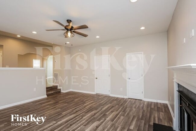 140 Pendergrass Farms Cir, Pendergrass, GA 30567 - photo 3