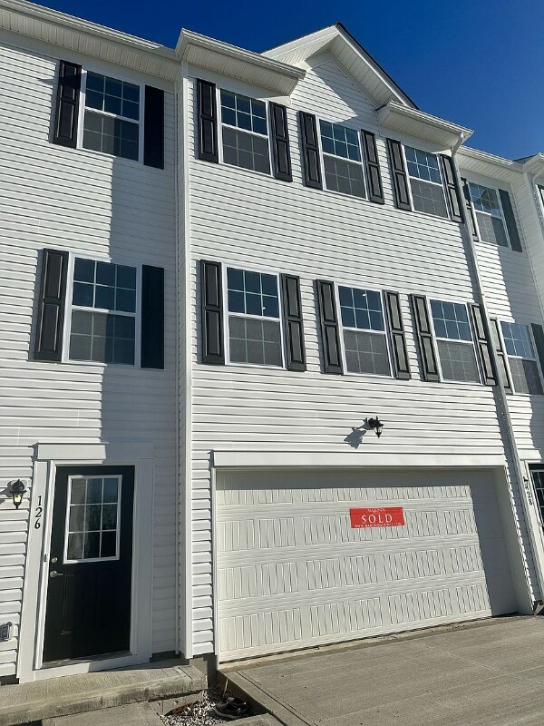 126 Weeping Willow Dr, Etna, OH 43068