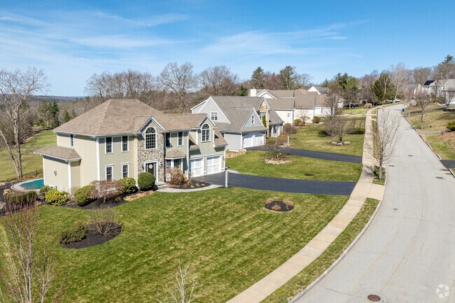 Northbridge is also home to high end homes with geographical connections to the golf club.