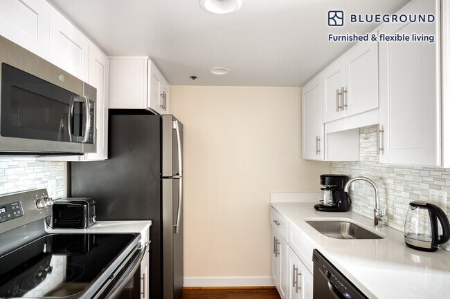 4001 N 9th St unit FL14-ID584, Arlington, VA 22203 - photo 6