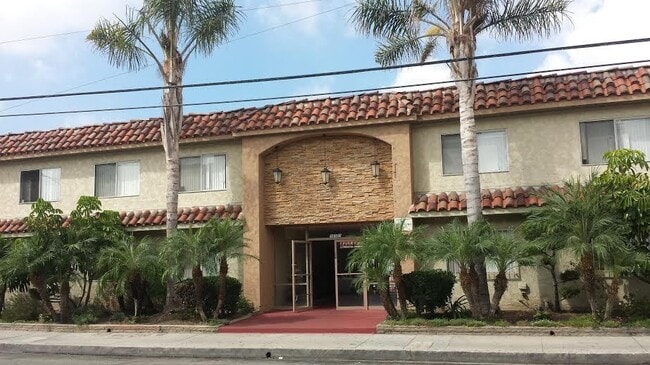 RAMONA, Hawthorne, CA 90250 - photo 3