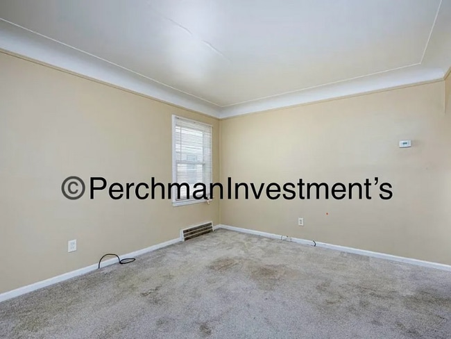 9576 Columbia St, Redford Township, MI 48239 - photo 7