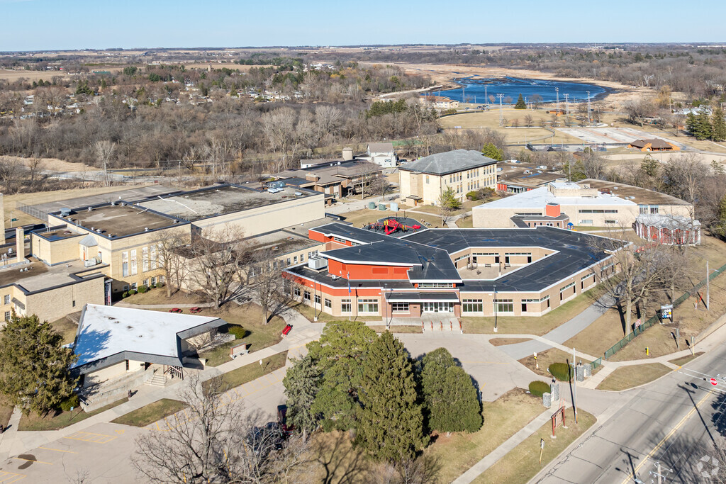 Delavan-Darien High School is well-rated high school in Delavan, WI.