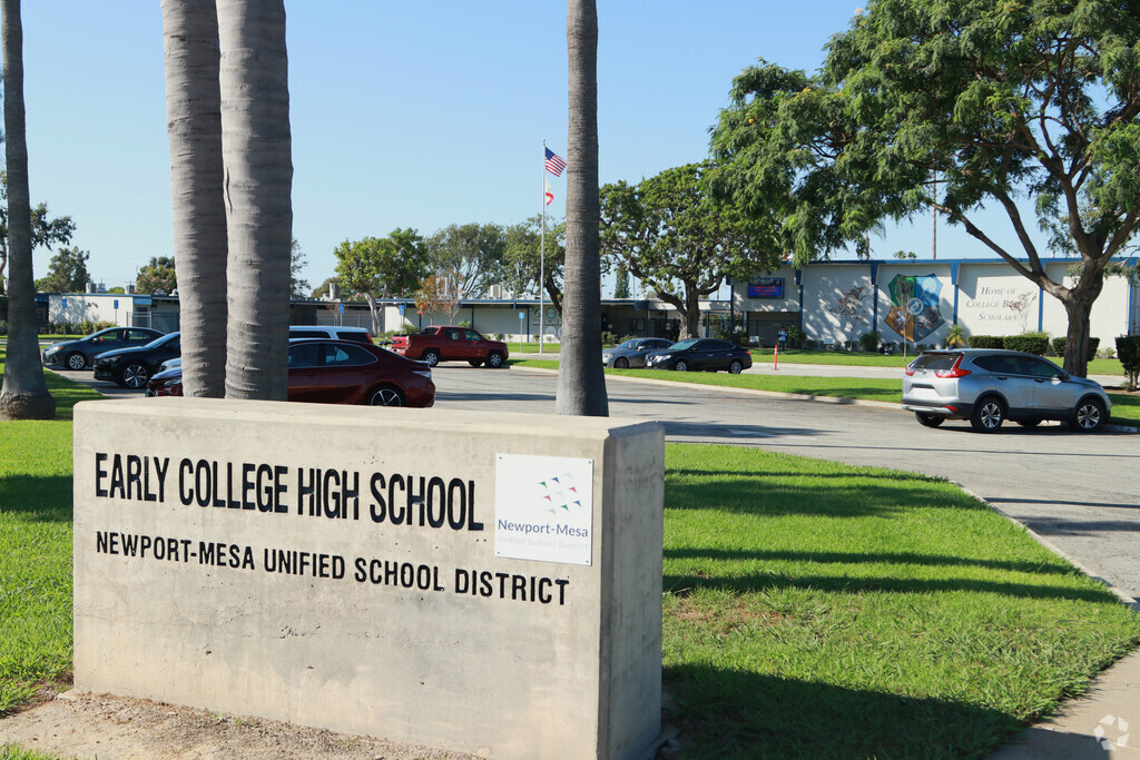 Early College High School provides education in the neighborhood of 
Mesa Verde.