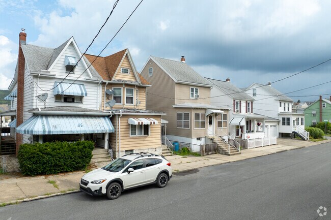 Attached and semi-attached row homes are common in Coaldale’s historic residential neighborhoods.