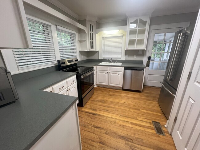 8542 Campbellton St unit A Room for Rent, Douglasville, GA 30134 - photo 6