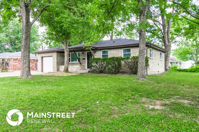 2215 Cavalier Dr, Shively, KY 40216 - photo 4