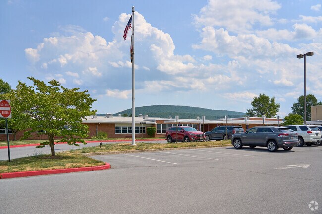 Smithsburg Elementary School serves the students of Washington County.
