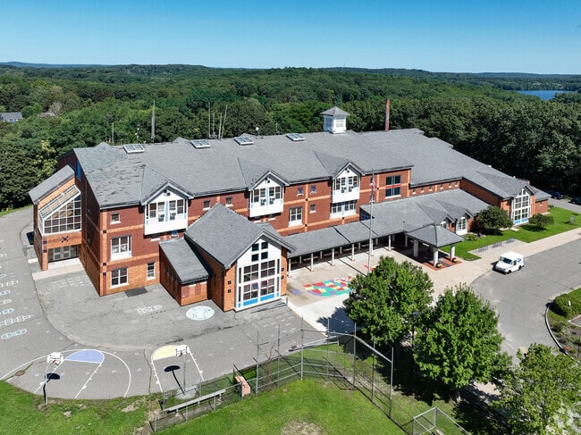 Golden Hill Elementary School serves the Riverside neighborhood.
