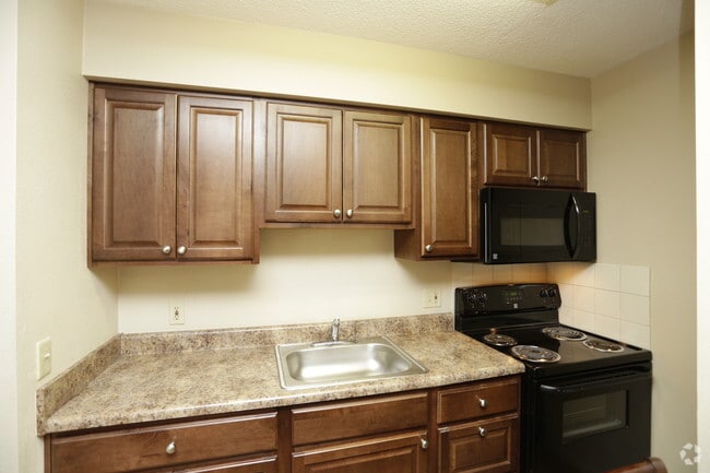 Raintree Apartments, Topeka, KS 66614 - photo 6