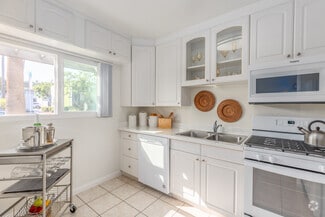 2799 Adrian St, San Diego, CA 92110