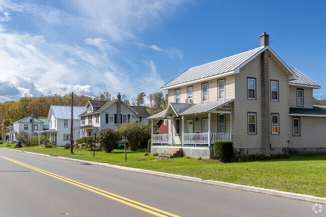 Franklin has many different home styles such as Folk Victorian, American Foursquare and more.