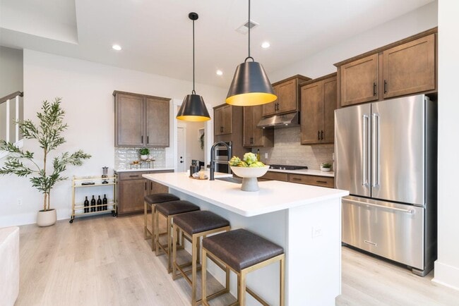 158 Winding Stream Cir, Simpsonville, SC 29681 - photo 2