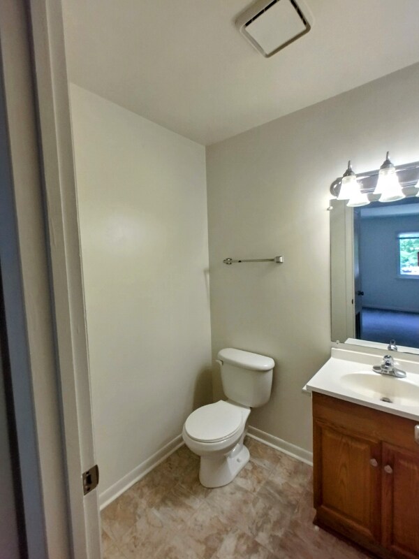 600 Reusens Rd unit F63, Lynchburg, VA 24503 - photo 3